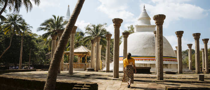 woman in sri lanka